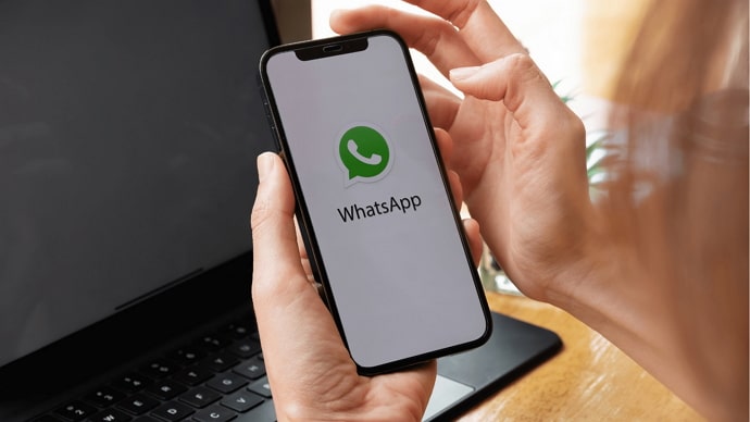 stop receiving messages from someone on whatsapp