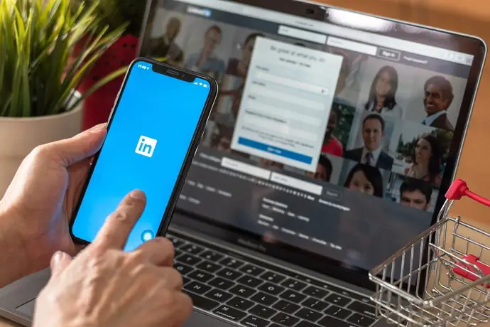 hide your activity on linkedin