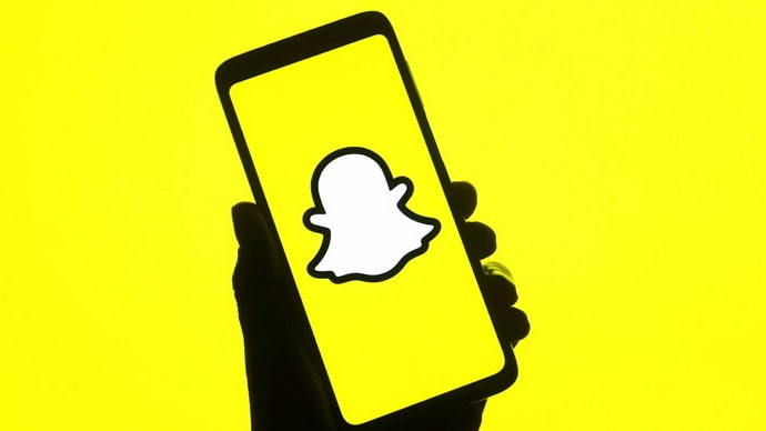 see who someone is snapping on snapchat