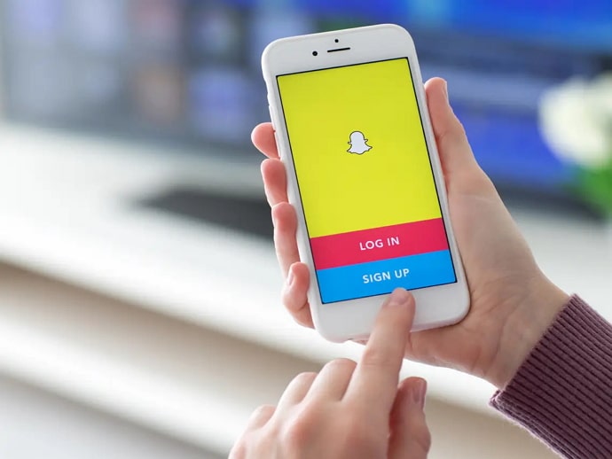 delete snapchat messages without them knowing