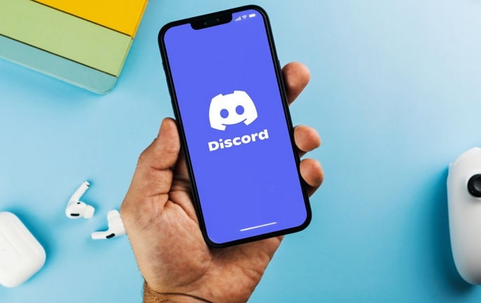 block someone on discord without them knowing