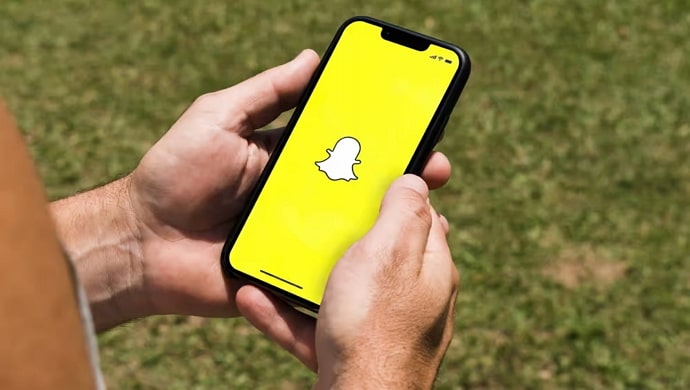 send saved image as a snap instead of message on snapchat