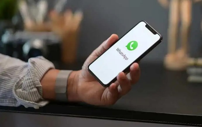 can whatsapp contacts see my new phone number after i change it